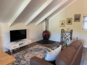 The Studio - a lovely 1 bed loft apartment